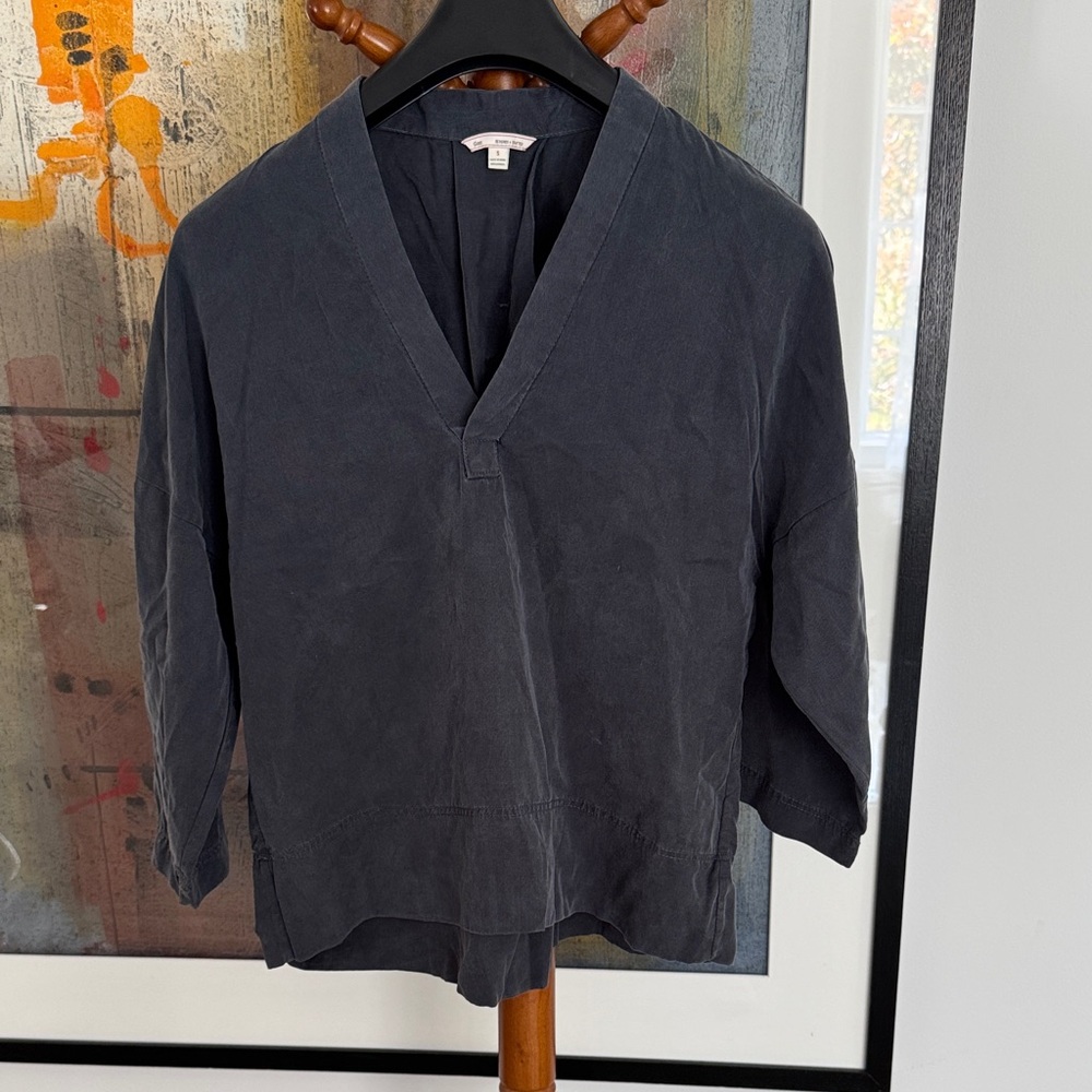 GAP Women’s V-Neck Top